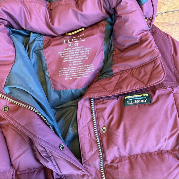L.L. Bean Petite Mountain Classic Down Parka - New without Tag/never worn - Picture 3 of 5